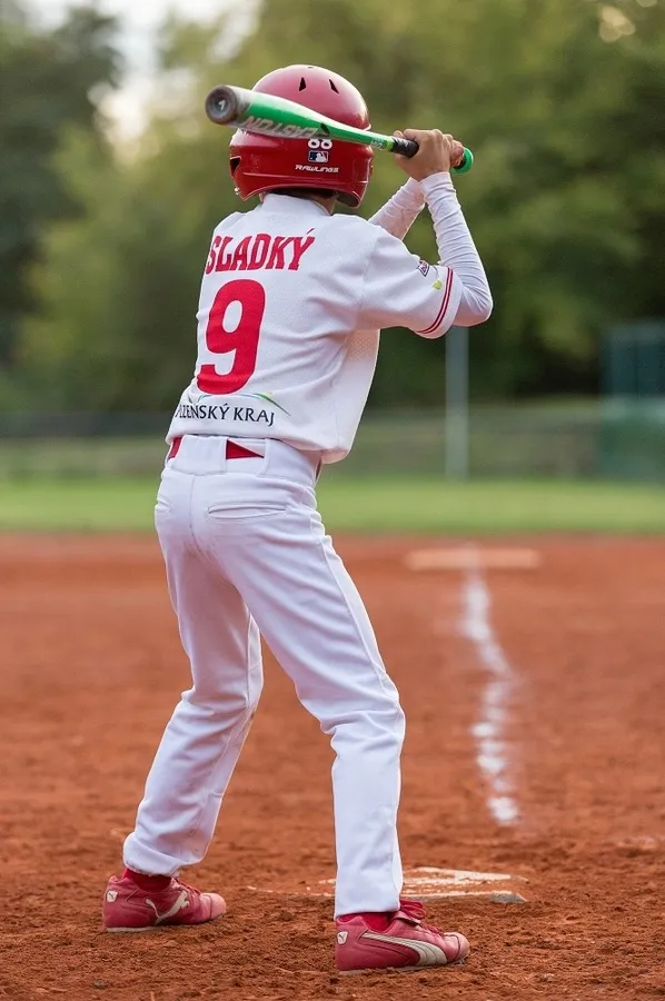 Baseballový hráč připravený k odpalu